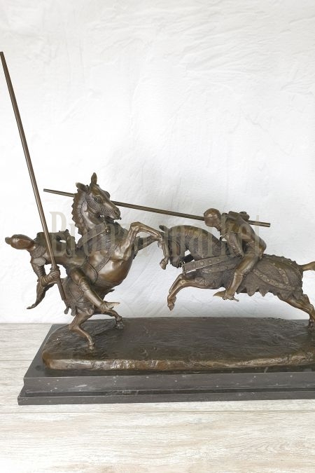 Скульптура "Бой герцога Кларенса и рыцаря Фонтена (крупная)"