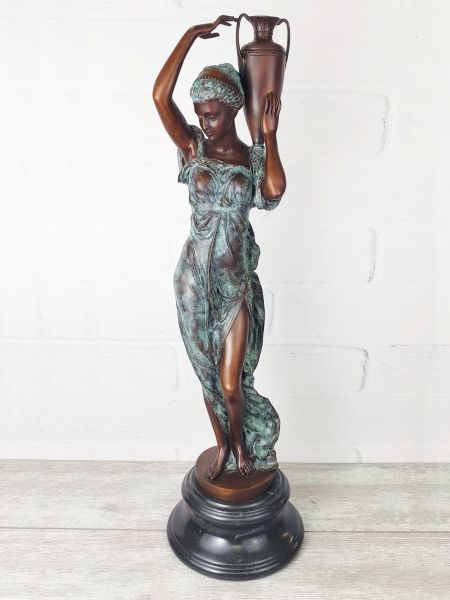 Скульптура "Девушка с кувшином (крупная) ЕР-910S"