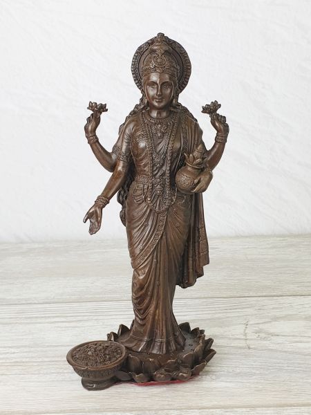 Статуэтка "Лакшми - богиня удачи."