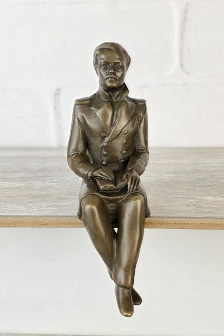 Бюст "Лермонтов (статуэтка на полку)" Бюст "Лермонтов (статуэтка на полку)"