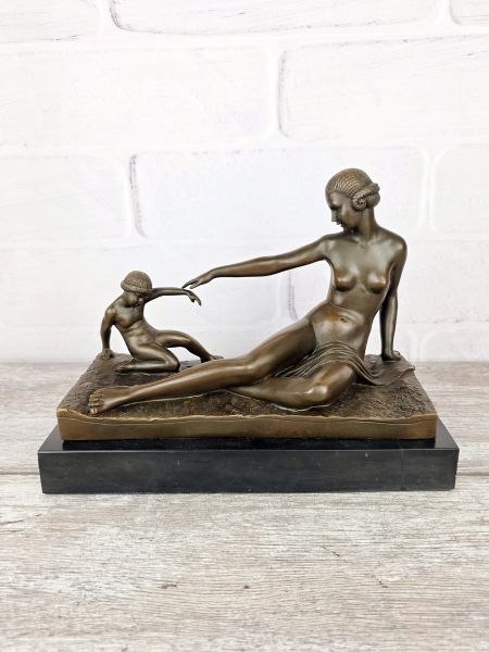 Статуэтка "Время игр" Статуэтка "Время игр"