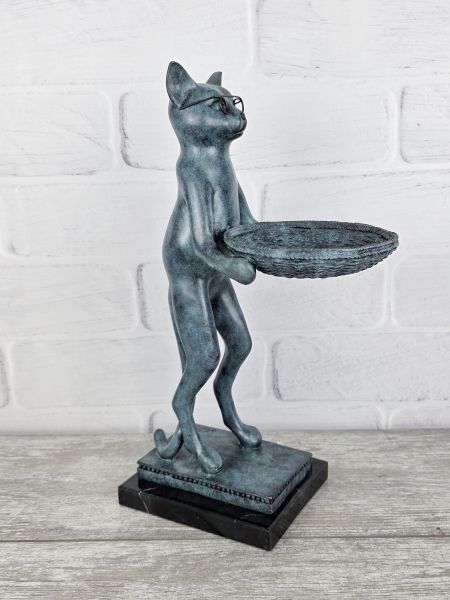 Статуэтка "Кот с подносом"