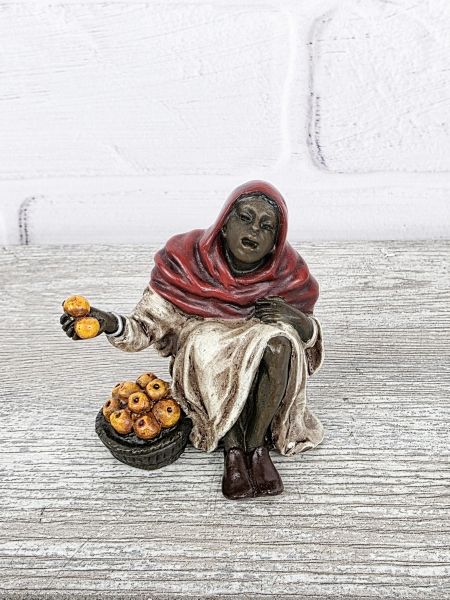 Статуэтка "Торговка фруктами" Статуэтка "Торговка фруктами"