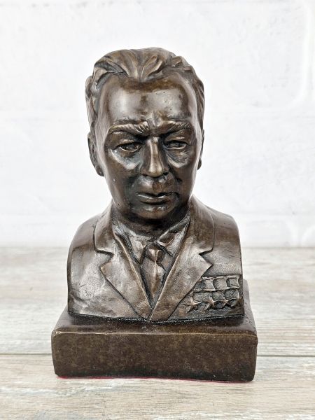 Бюст "Брежнев (1973г)"