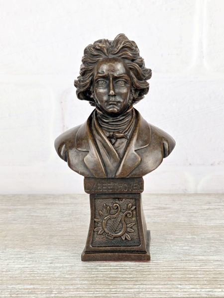 Бюст "Бетховен (бюст)" Бюст "Бетховен (бюст)"