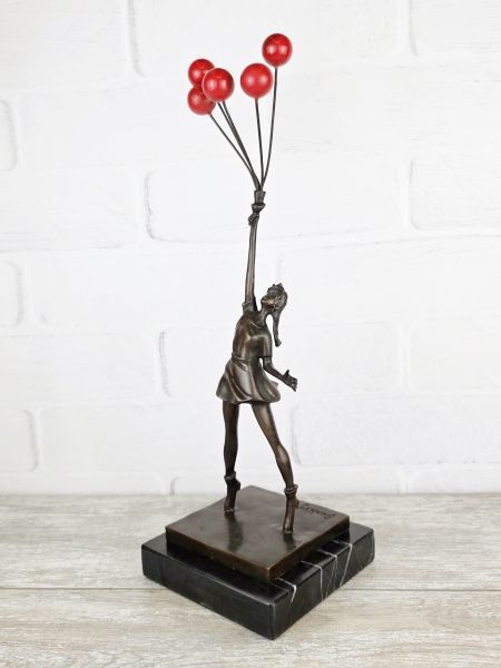 Статуэтка "Девочка на воздушных шарах (Banksy)" Статуэтка "Девочка на воздушных шарах (Banksy)"