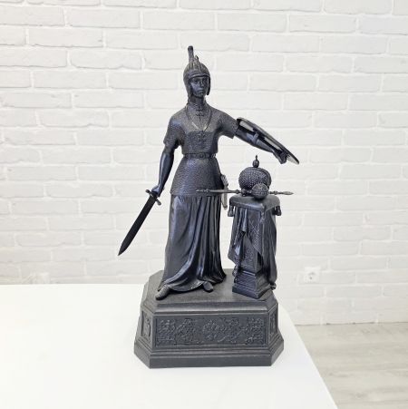 Статуэтка "Россия (современная. Касли)" Статуэтка "Россия (современная. Касли)"