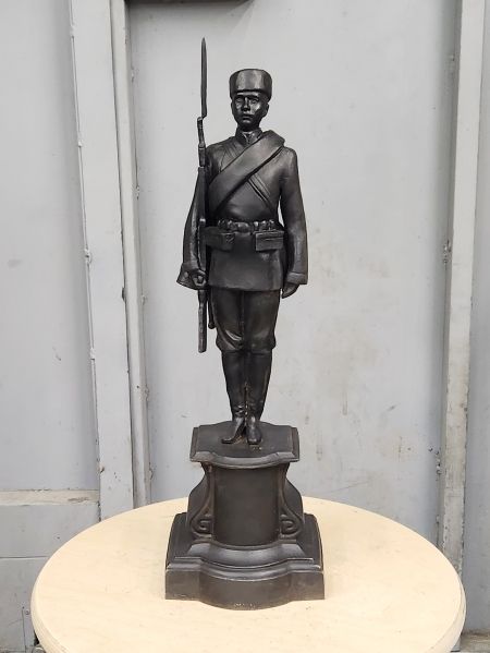 Статуэтка антикварная "Николаевский солдат (Касли. 1908г)"