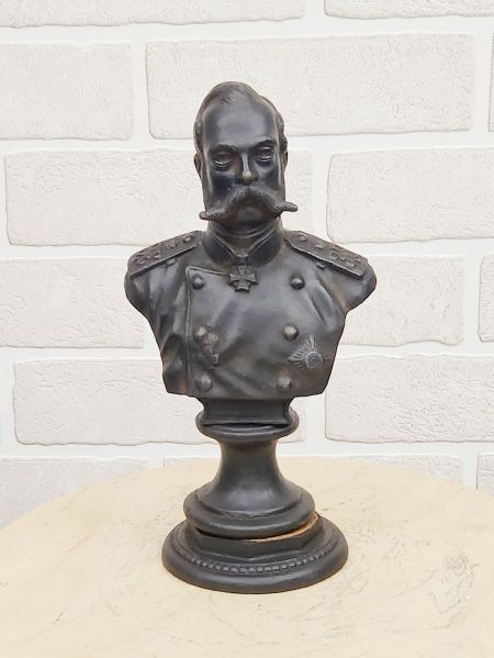 Статуэтка антикварная "Александр II (Касли, 1909г)"