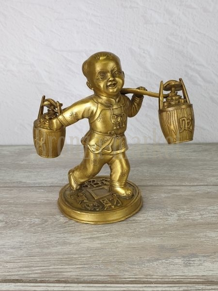 Статуэтка "Ребёнок Карако с золотом (бол)"