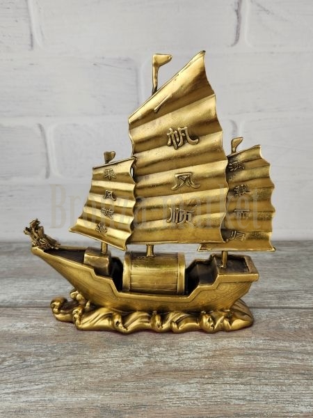 Статуэтка "Корабль богатства (золотой)"