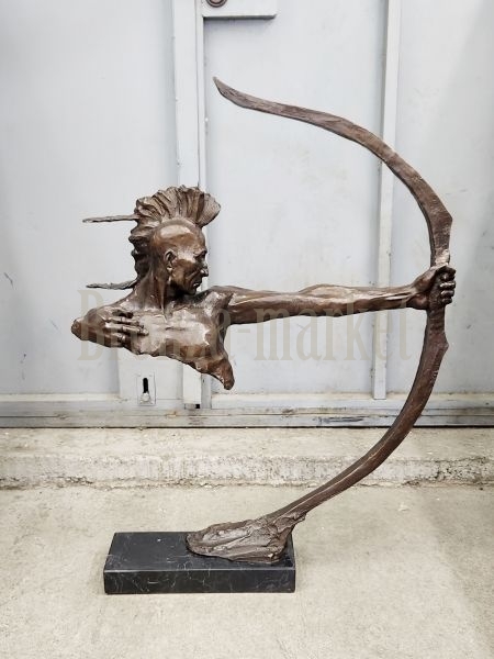 Скульптура "Первый воин нации (индеец YL-136)"