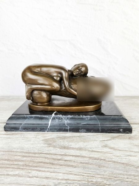 Статуэтка "Поклонение фаллосу 2"