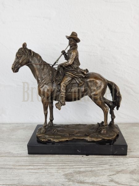 Скульптура "Ковбой на лошади 2"