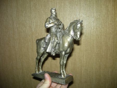 Статуэтка антикварная "Фрунзе на коне"