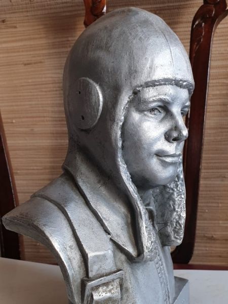Оригинальный бюст "Гагарин в шлемофоне"
