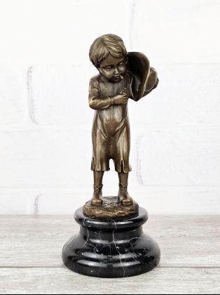 Мальчик с сигаретой