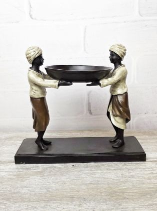 Негритята с блюдом