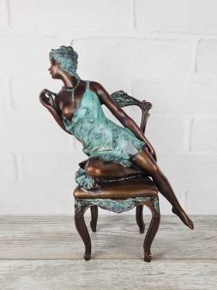 В неглиже (крупная)