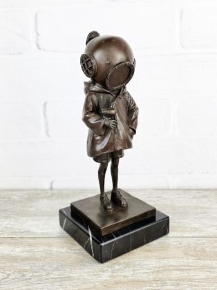 Глубоководный ныряльщик (Banksy) Глубоководный ныряльщик (Banksy)