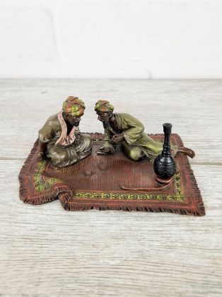 Статуэтка "Мусульмане играют в кости"