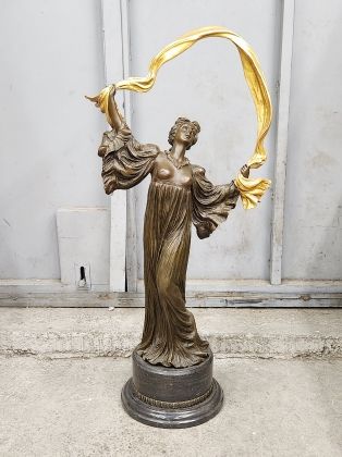 Танцовщица с золотой шалью (72см)