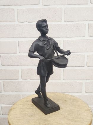 Пионер с барабаном (1963г)