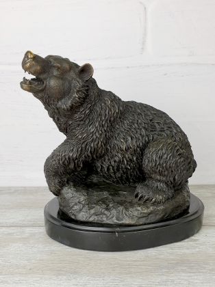 Статуэтка "Медведь на камне"
