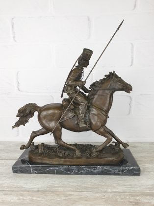 Скульптура "Гвардейский донской казак"