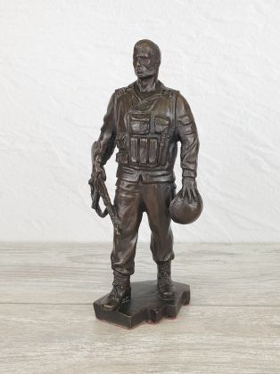 Скульптура "Воин-интернационалист"
