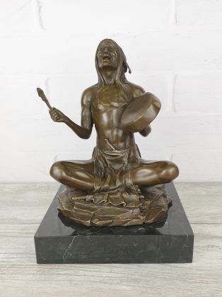 Скульптура "Шаман-индеец"