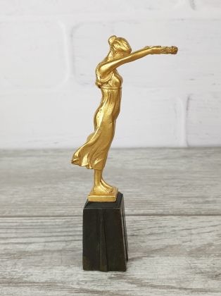 Ника с венком (13,5см, зол.)