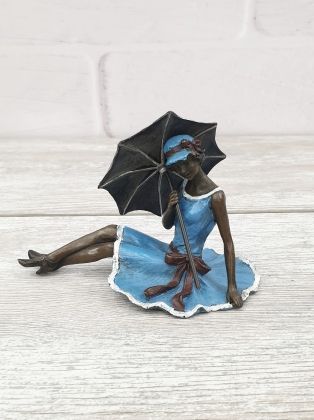 Пляжница с зонтиком