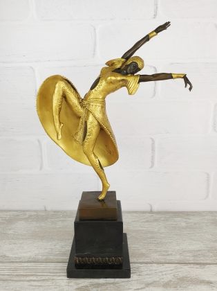 Танцовщица (в золотом платье 4)